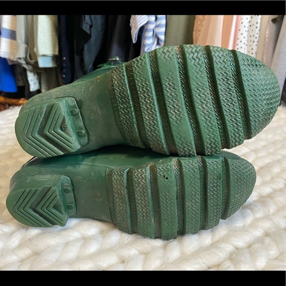 SOLD. Hunter rain boots - Picture 6 of 7